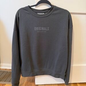 Brooklyn Cloth Originals Crewneck, grey/black size medium